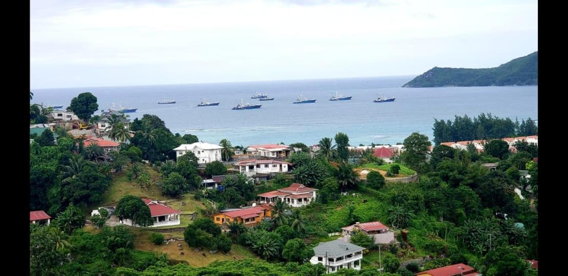 Maison L'Horizon De Quincey Village Luaran gambar